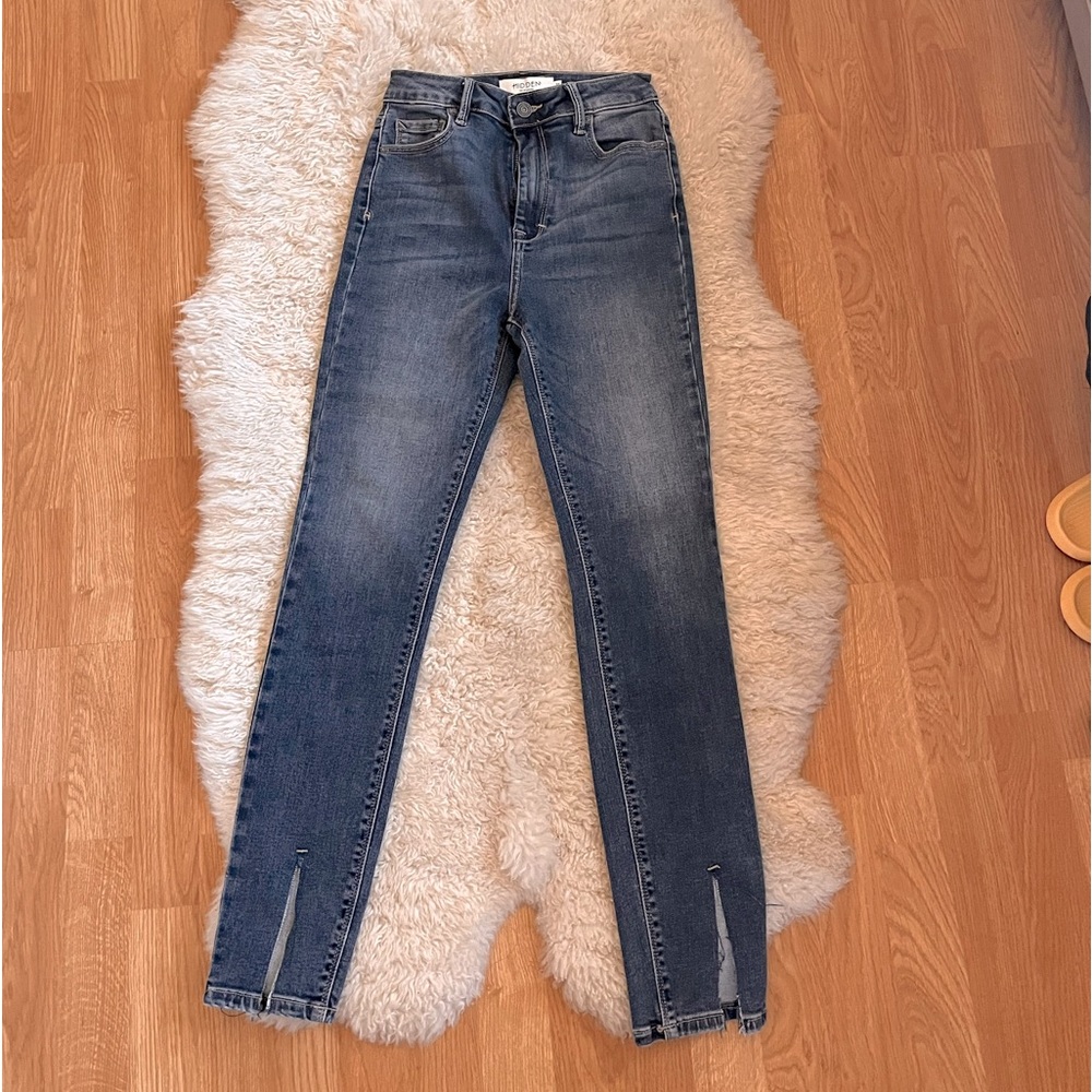 HIDDEN stretchy high waisted jeans with slit in ankle